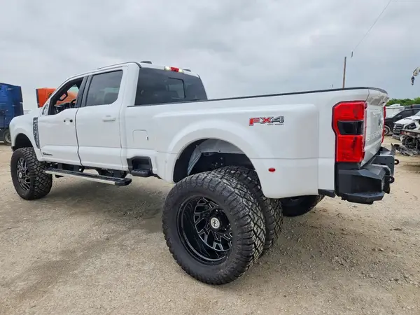 1FT8W3DT5REC38255 2024 FORD F350 - Image 2