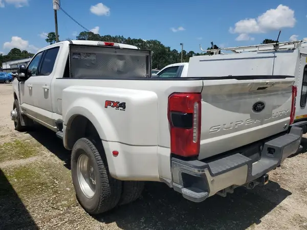 1FT8W3DT5RED84462 2024 FORD F350 - Image 2