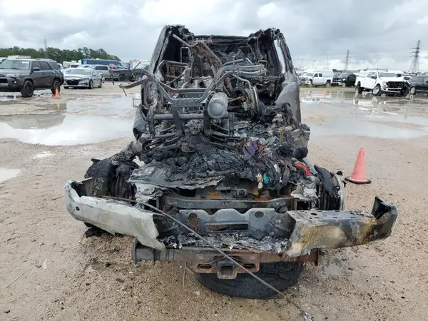 2022 FORD F350 auction photo 6