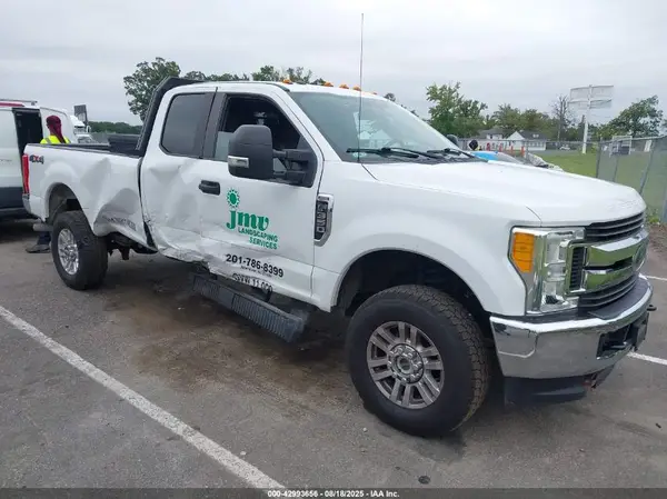 1FT8X3B60HEE90309 2017 FORD F350 - Image 1