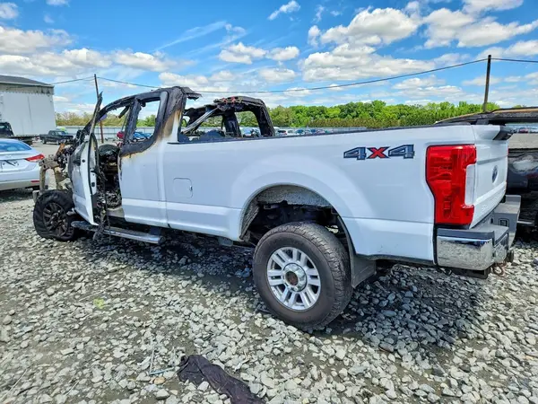 1FT8X3B60JEB02002 2018 FORD F350 - Image 2
