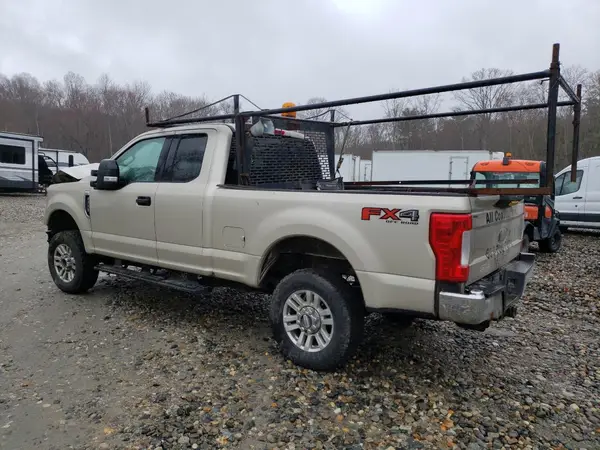 1FT8X3B64HEF28673 2017 FORD F350 - Image 2