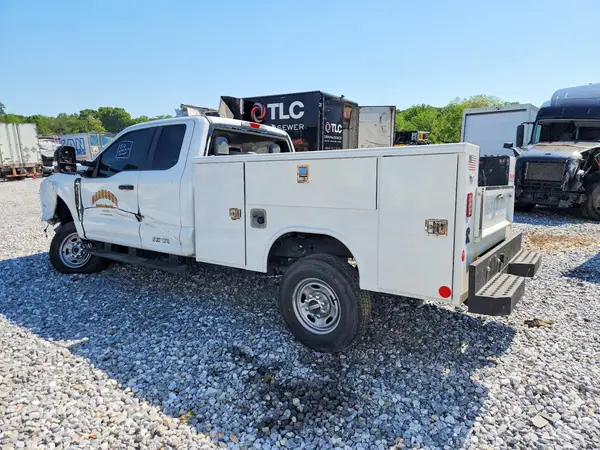 1FT8X3BA1PEC52147 2023 FORD F350 - Image 2