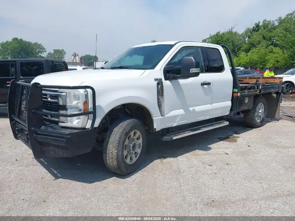 1FT8X3BA4RED77632 2024 FORD F350 - Image 2