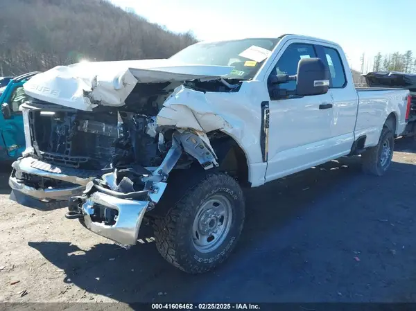 1FT8X3BA4REE01976 2024 FORD F350 - Image 2