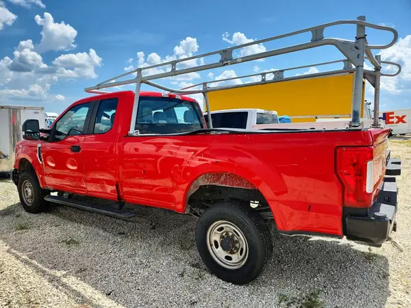 1FT8X3BT5HED11042 2017 FORD F350 - Image 2