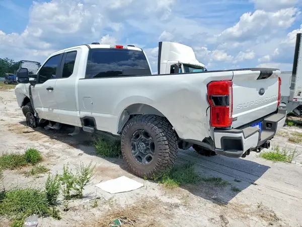 1FT8X3BT8SEE09909 2025 FORD F350 - Image 2