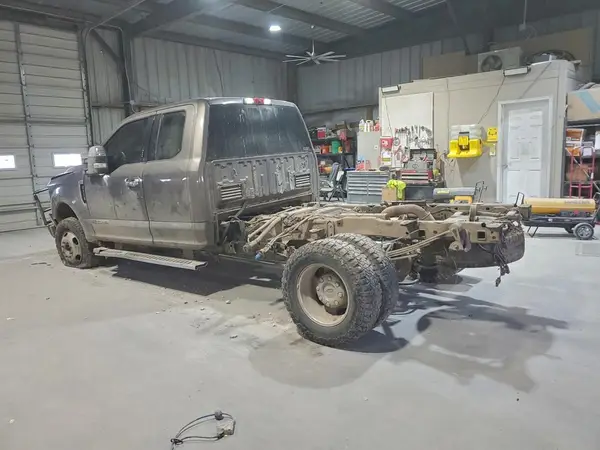 1FT8X3DT1KEE03236 2019 FORD F350 - Image 2