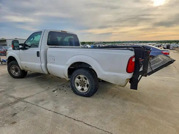 1FTBF2A60GEC02372 2016 FORD F250 - Image 2