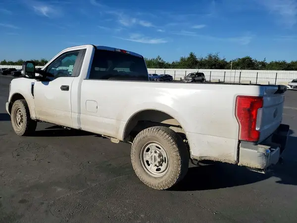 1FTBF2A60KED40633 2019 FORD F250 - Image 2