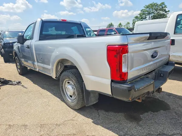 1FTBF2A60KEG54525 2019 FORD F250 - Image 2