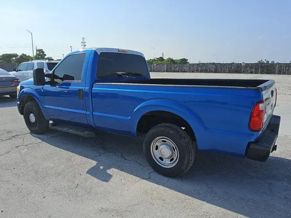 1FTBF2A61GEB35698 2016 FORD F250 - Image 2