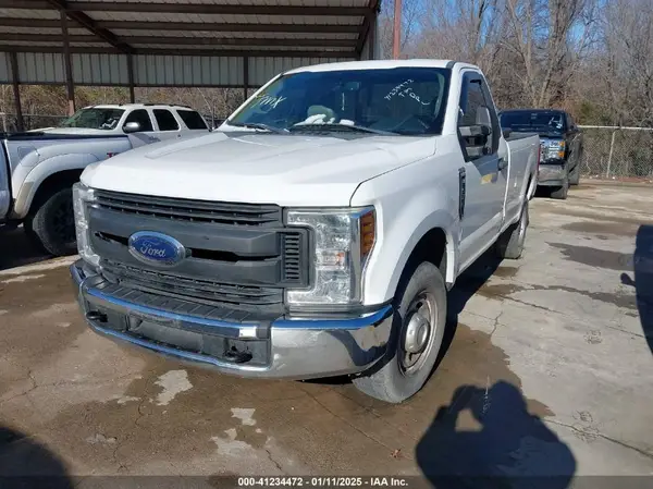 1FTBF2A61JEC06888 2018 FORD F250 - Image 2
