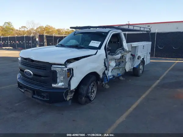 1FTBF2A61KEG52900 2019 FORD F250 - Image 2