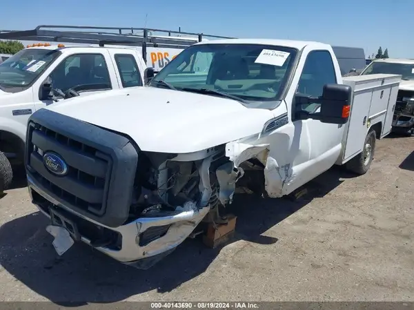 1FTBF2A62GEC83861 2016 FORD F250 - Image 2