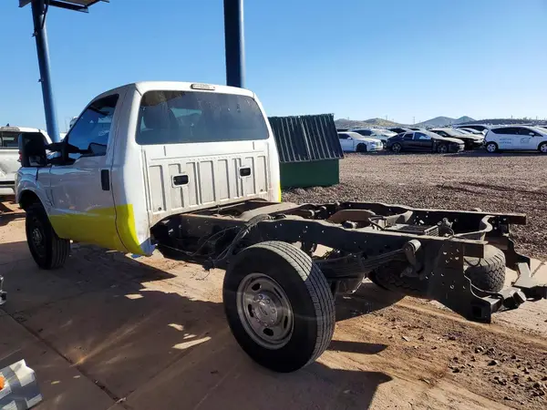 1FTBF2A63GEC57379 2016 FORD F250 - Image 2