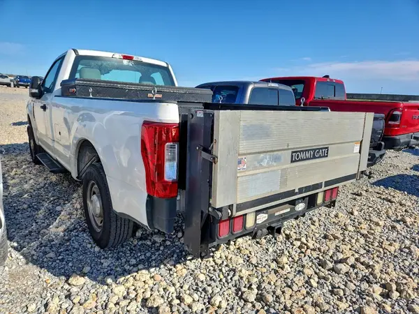 1FTBF2A63KEF79190 2019 FORD F250 - Image 2