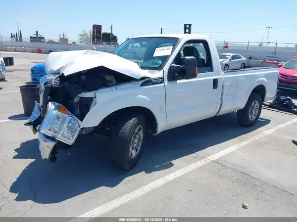 1FTBF2A64GEB52821 2016 FORD F250 - Image 2