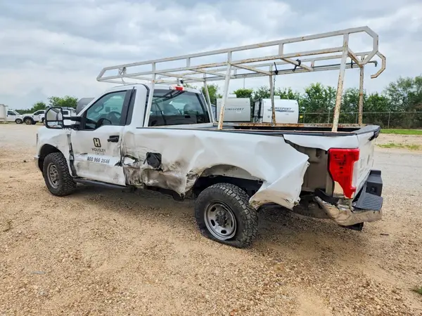 1FTBF2A65JEB71532 2018 FORD F250 - Image 2