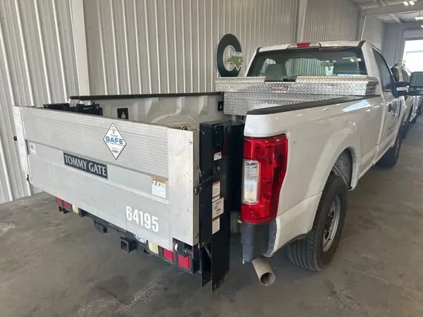 1FTBF2A66HEE35528 2017 FORD F250 - Image 2