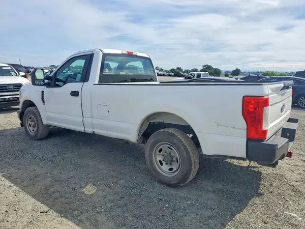 1FTBF2A67KED83978 2019 FORD F250 - Image 2