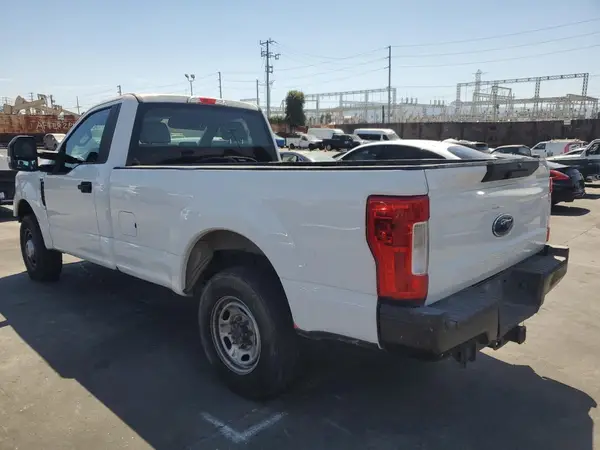 1FTBF2A68KEF79010 2019 FORD F250 - Image 2