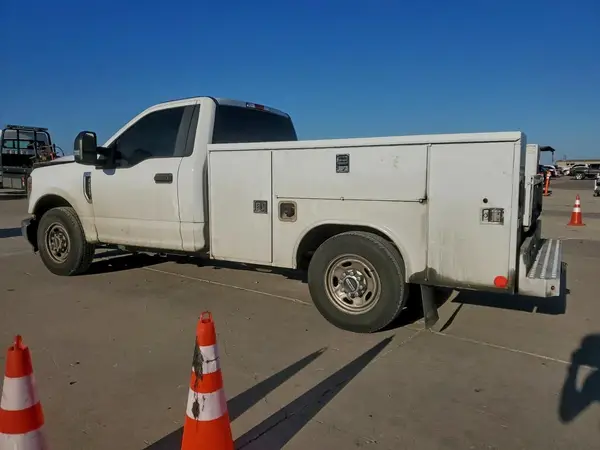 1FTBF2A69KEC13802 2019 FORD F250 - Image 2