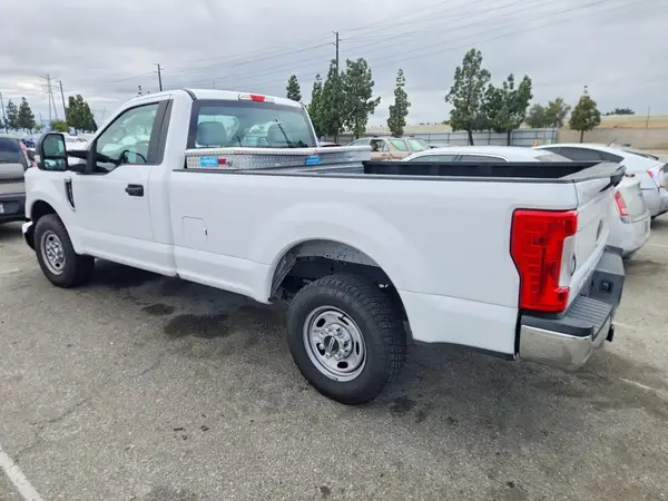 1FTBF2A69KEC98866 2019 FORD F250 - Image 2