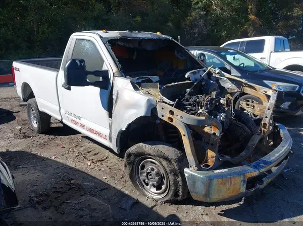 1FTBF2B60HEC35520 2017 FORD F250 - Image 1