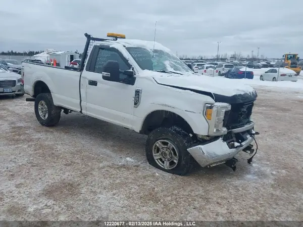 1FTBF2B61HEB42912 2017 FORD F250 - Image 1