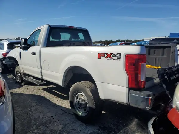 1FTBF2B67KED50526 2019 FORD F250 - Image 2