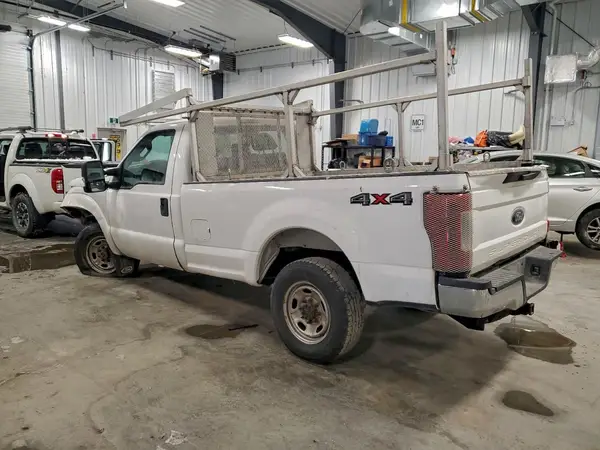 1FTBF2B68GEC19581 2016 FORD F250 - Image 2