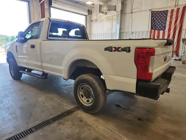 1FTBF2B68JEB16930 2018 FORD F250 - Image 2