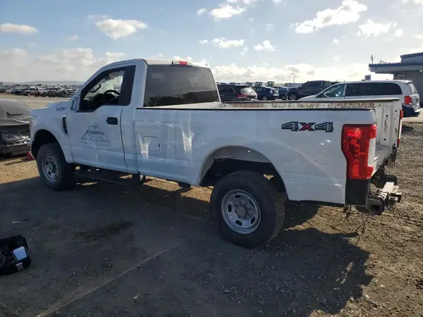 1FTBF2B6XKEF40871 2019 FORD F250 - Image 2