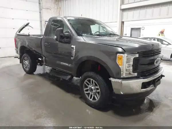 1FTBF2BT8HEF17975 2017 FORD F250 - Image 1
