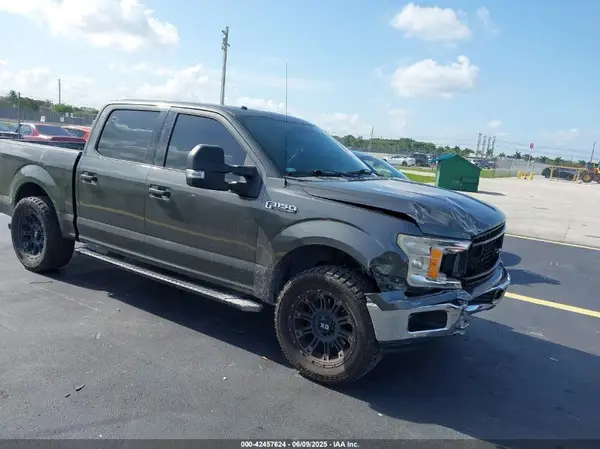 1FTEW1C58JKD83239 2018 FORD F-150 - Image 1