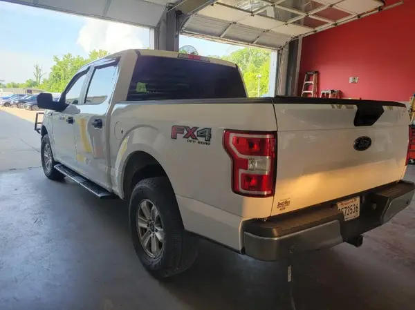 1FTEW1E53JKC80985 2018 FORD F-150 - Image 2