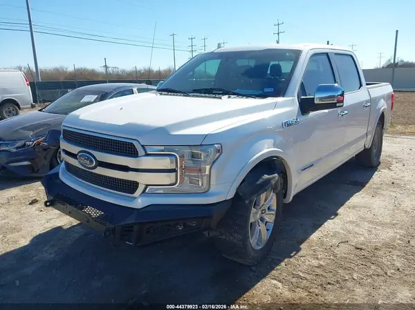 1FTFW1E16JFD51977 2018 FORD F-150 - Image 2