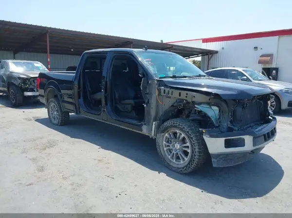 1FTFW1E43KFA43726 2019 FORD F-150 - Image 1