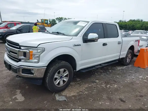 1FTFW1E56JFA19198 2018 FORD F-150 - Image 2