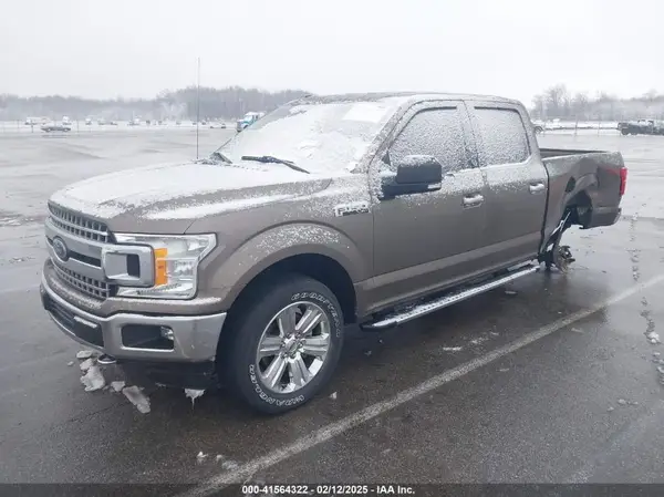 1FTFW1E56JFB11532 2018 FORD F-150 - Image 2