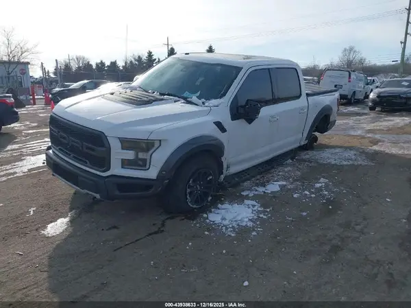 1FTFW1RG6JFB98726 2018 FORD F-150 - Image 2