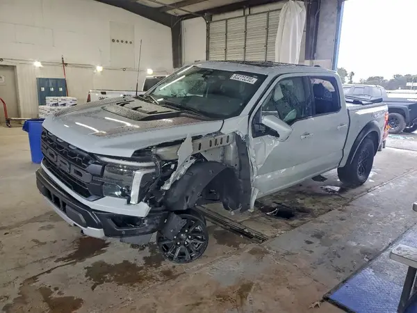 1FTFW1RG8SFC13101 2025 FORD F-150 - Image 1