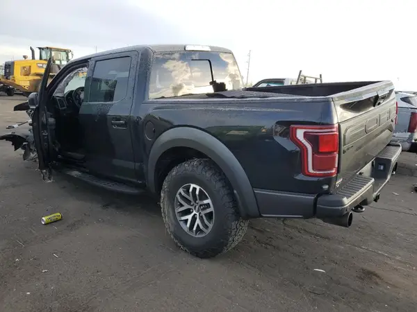 1FTFW1RG9JFD90724 2018 FORD F-150 - Image 2