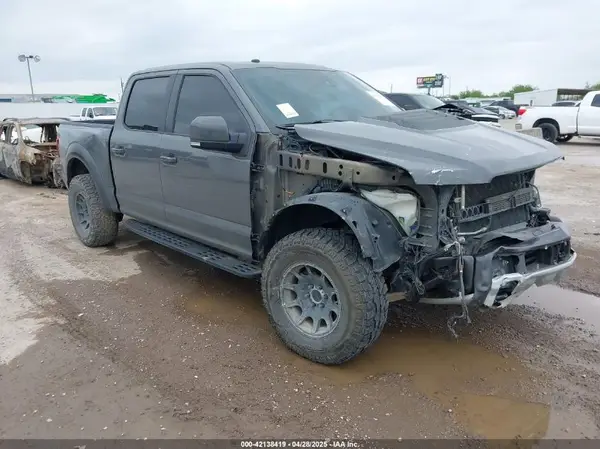 1FTFW1RGXJFB27805 2018 FORD F-150 - Image 1