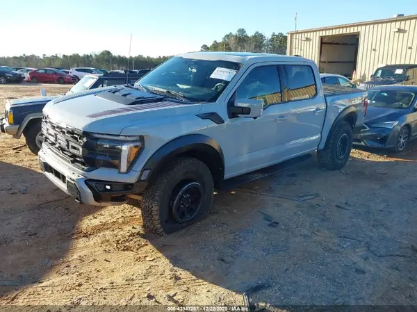 1FTFW1RGXRFB05041 2024 FORD F-150 - Image 2