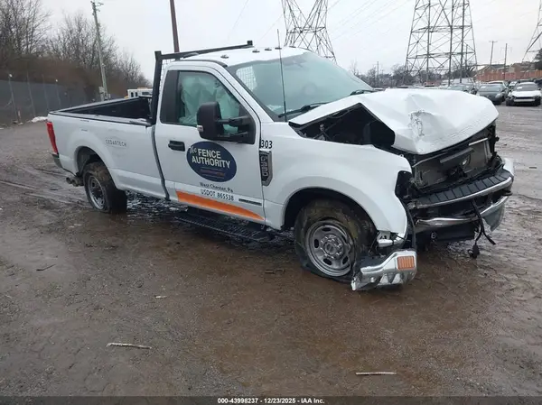 1FTRF3BT5NED37515 2022 FORD F350 - Image 1
