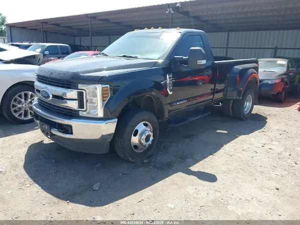 1FTRF3DT4KEG39936 2019 FORD F350 - Image 2