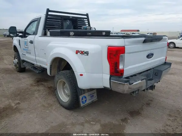 2017 FORD F350 IAAI lot 43838189 auction photo 3