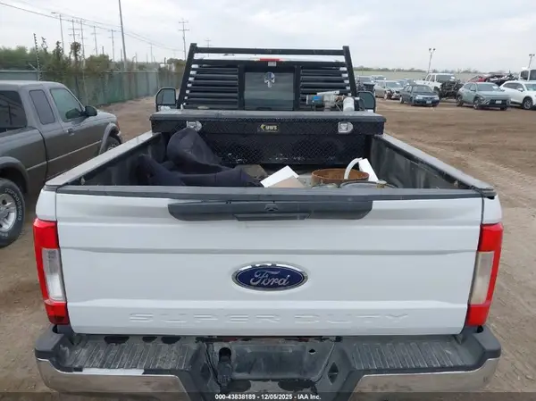 2017 FORD F350 IAAI lot 43838189 auction photo 6